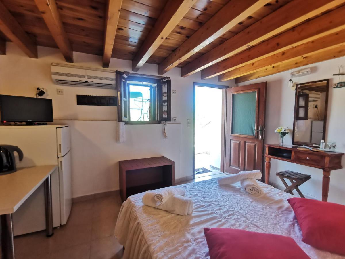 Kalypso Apartment Chalki Town Exterior photo